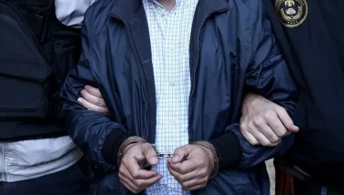 Camide skandal görüntüler: Yarı çıplak şarkı söyleyen şüpheli tutuklandı