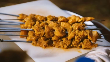 Salçalı ve yoğurtlu tavuk marinesi