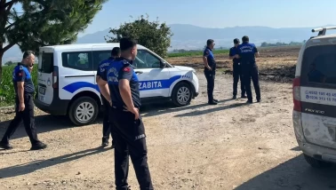 Mahalleyi bezdiren gizemli koku! Zabıta ekipleri kaynağını buldu