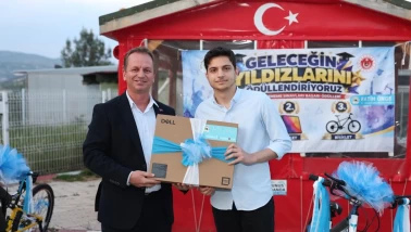 Gülnar Belediye’den gençlere 'başarı' motivasyonu: Dereceye giren öğrencilere ödülleri verildi