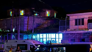 Camide cinayet! Tartıştığı 2 kişiyi bıçaklayarak öldürdü