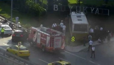 İETT otobüsü yoldan çıktı! Çok sayıda yaralı var