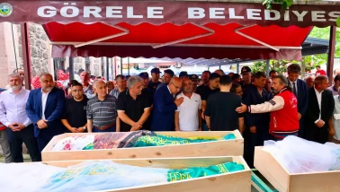 Giresun’da sele kapılan anne ve 2 kızı toprağa verildi