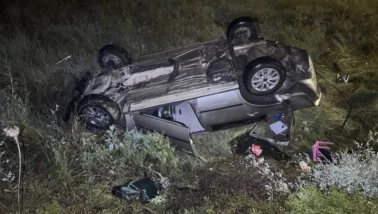 Erzurum’da otomobil devrildi