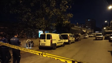 Ataşehir’de gecekonduya silahlı saldırı: Mahallede panik yaşandı