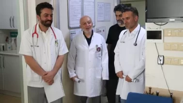 610 gramlık bedeniyle ameliyat masasına yattı