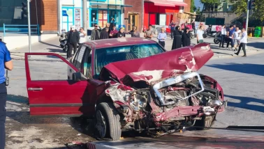 Denizli'de kırmızı ışık ihlali faciaya davetiye çıkardı