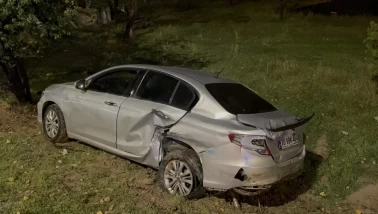 Karaman’da iki otomobil çarpıştı