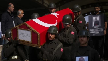 Gemi faciasında hayatını kaybeden denizciye son veda!
