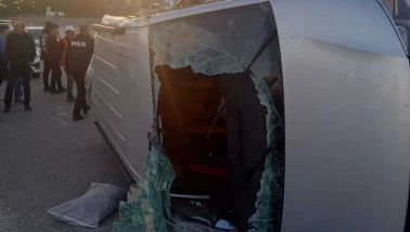 Malatya'da otomobil ile minibüs çarpıştı