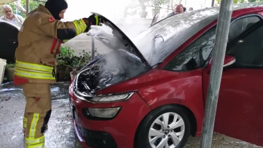 Sinop'ta otomobilini yıkarken alevler içinde kaldı