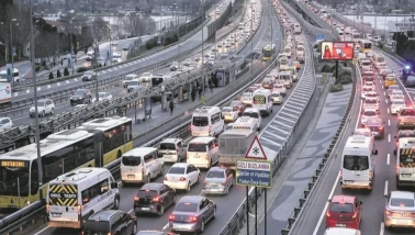 Niğde, Bursa, Ankara ve 6 ilde yol çalışması