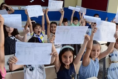 2026 okullar ne zaman kapanacak? Yaz tatili ne zaman başlıyor, karneler hangi gün verilecek?