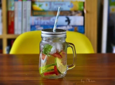 Gece boyunca yağları eritin, sabah enerjik uyanın! En etkili detoks içecekleri