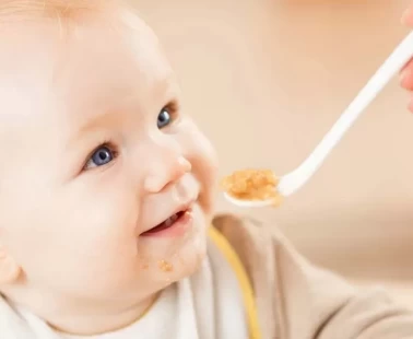 Bebeklere yağ verirken dikkat! Hangi yağlar faydalı, hangileri zararlı?