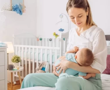 Anne Sütü Sadece Bebeği Değil, Anneyi de Koruyor! Kanser Riskini Azaltıyor