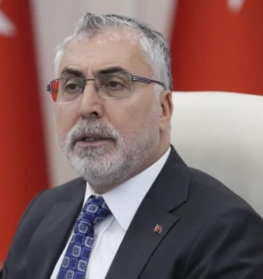 Bakan Işıkhan: 'İŞKUR aracılığıyla 1.3 milyon kişiyi işe yerleştirmeye aracılık ettik'