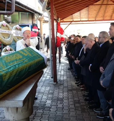 Merkez Bankası Başkanı Karahan'ın annesi Uşak'ta toprağa verildi