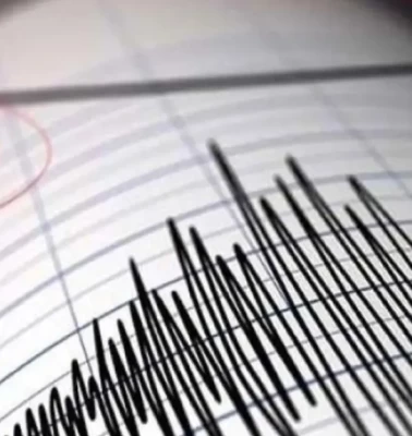 Van'da şiddetli deprem!