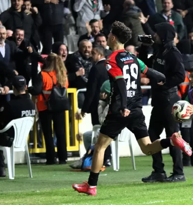 Karşıyaka devre arasına galibiyetle girdi