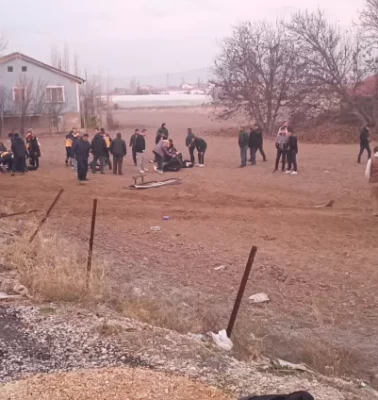 Kamyonet ile midibüs çarpıştı