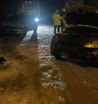 Park halindeki araçlara çarptı, otomobili bırakıp kayıplara karıştı