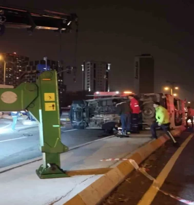 İstanbul'da korkutan kaza! Ambulansla cip çarpıştı