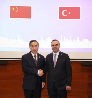 Bakan Kacır, Çinli Yetkili Ren Hongbin ile İstanbul’da görüştü