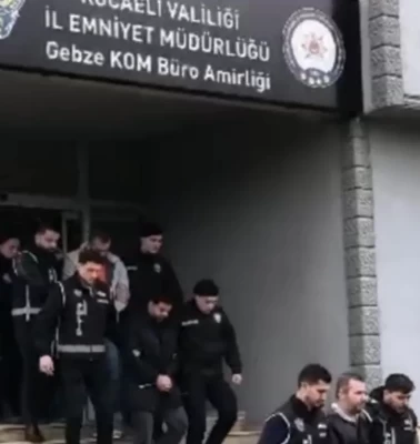 Önce işkence ettiler, sonra başında refakatçi beklediler!