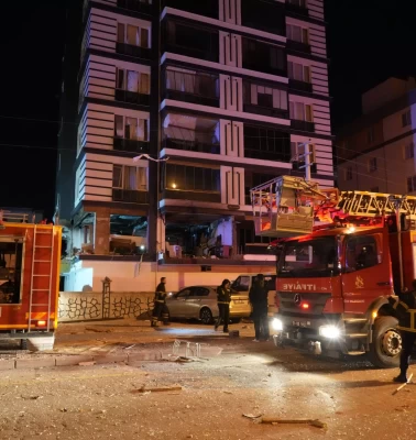 14 katlı binada doğal gaz patlaması: Yaralı sayısı 16'ya yükseldi