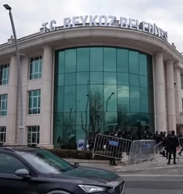 CHP’li Beykoz Meclis Üyesi Esengül Yılmaz Gül partisinden istifa etti