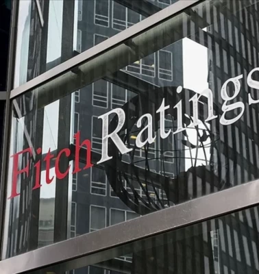 Fitch'ten petrol uyarısı: Hürmüz kapanırsa varil fiyatı 170 doları görebilir