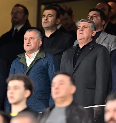 Bakan Bak, Fenerbahçe - Beşiktaş derbisini takip etti