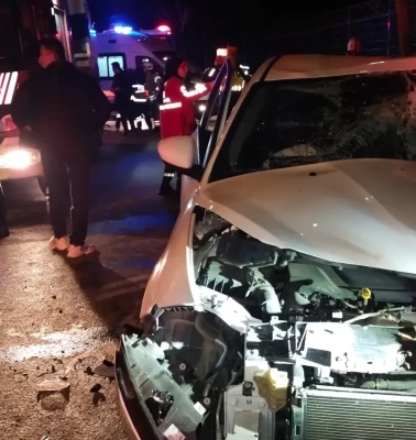 Beykoz'da korkutan gece: Servis minibüsü hurdaya döndü, çok sayıda yaralı var