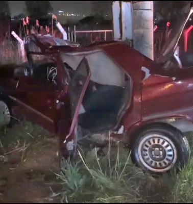 Beton direğe çarpan aracın sürüsü hayatını kaybetti!