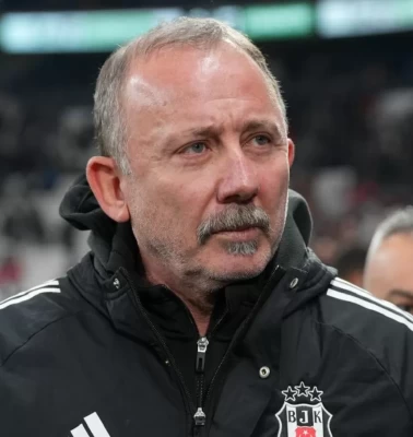 Sergen Yalçın, Beşiktaş’ın başında ligde 100. maçına çıkıyor