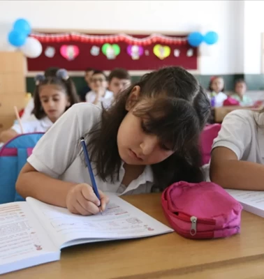 Okullarda tatil ve grev alarmı! 17 Nisan Cuma günü dersler boş mu geçecek?