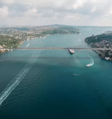 İstanbul Boğazı'nda gemi trafiği çift yönlü kapatıldı