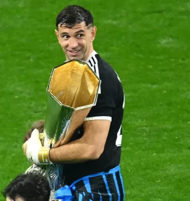 Emiliano Martinez: “Parmağım kırık oynadım”