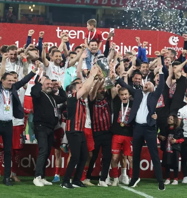 Çorum FK kupasına kavuştu