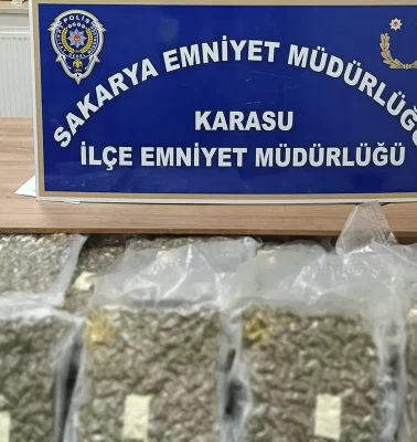 Sakarya'da sahile vuran çanta polisi harekete geçirdi!