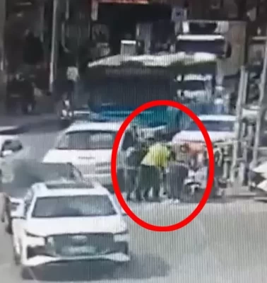 Kayseri’de polis, heimlich manevrasıyla sürücüyü kurtardı