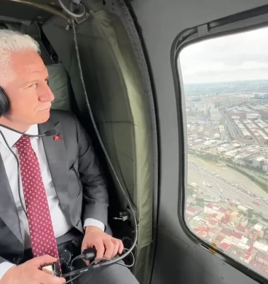 İstanbul Valisi Gül, bayram yoğunluğunu helikopterle denetledi