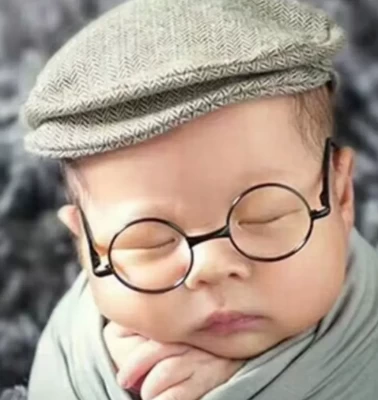 Profiline çocukluk fotoğrafı koyanlar dikkat! Psikolojik bir mesaj mı yoksa sadece nostalji mi? İşte altında yatan gerçek...