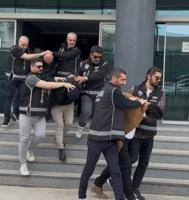 Çiftçilere büyük tuzak! Önce kadınlarla masaya oturttular sonra mallarına çöktüler