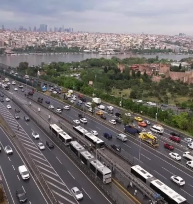 İstanbul’da yağmur ve maç trafiği