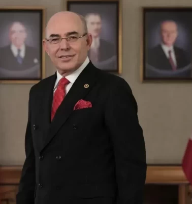 MHP'li Karakaya'dan Babalar Günü mesajı: ‘Baba, gölgesinde huzur bulduğumuz ulu bir çınardır’