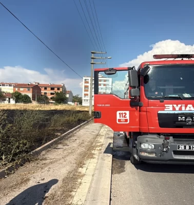 Eskişehir'de YHT hattı yakınında yangın paniği: İtfaiye büyümeden önledi