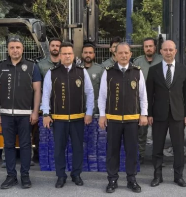 İstanbul'da dev narkotik operasyonu: Tırın gizli bölmesinde 130 kilo eroin ele geçirildi