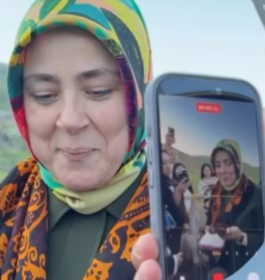 Cumhurbaşkanı Erdoğan'dan Hakkari'deki kadınlara telefonla sürpriz